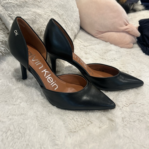Calvin Klein Elegant Black Kitten Heels - Picture 1 of 4